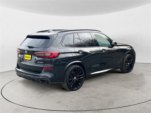2022 BMW X5 M50i