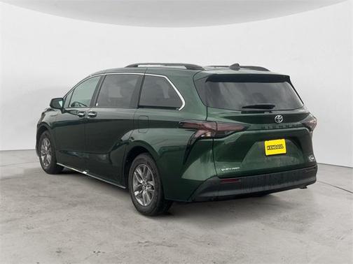 2025 Toyota Sienna XLE 7 Passenger