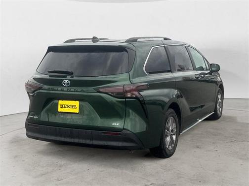 2025 Toyota Sienna XLE 7 Passenger