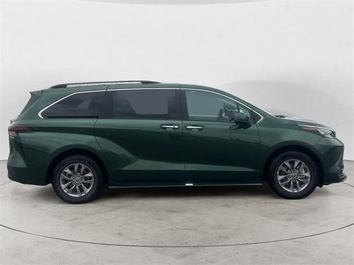 2025 Toyota Sienna XLE 7 Passenger