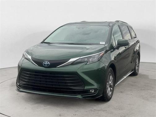 2025 Toyota Sienna XLE 7 Passenger