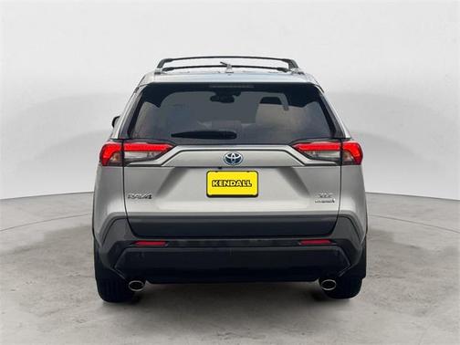 2022 Toyota RAV4 Hybrid XLE