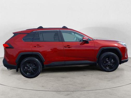 Pearl 2025 Toyota RAV4 Hybrid XLE