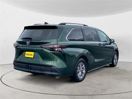 2023 Toyota Sienna LE