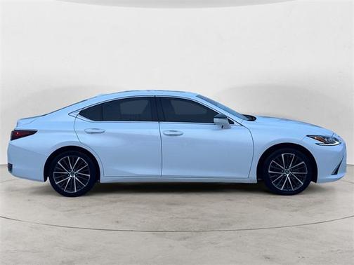 2022 Lexus ES 250 Base