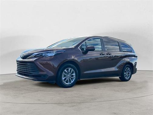 2023 Toyota Sienna LE