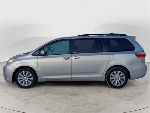 2015 Toyota Sienna LE
