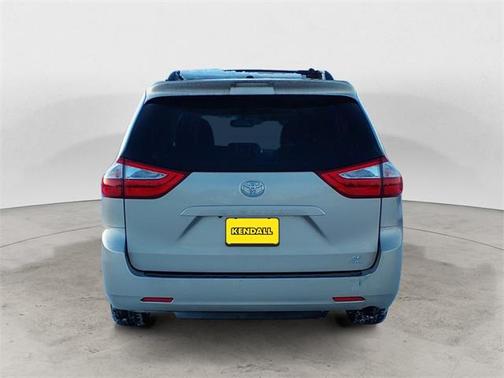 2015 Toyota Sienna LE