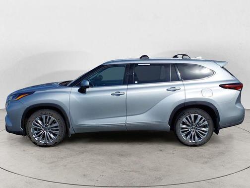 Celestial Silver Metallic 2024 Toyota Highlander Platinum