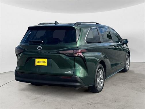 2023 Toyota Sienna LE