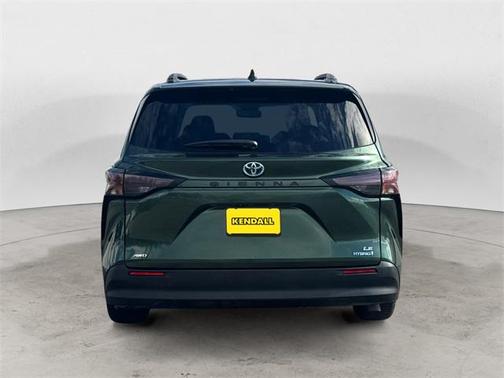 2023 Toyota Sienna LE