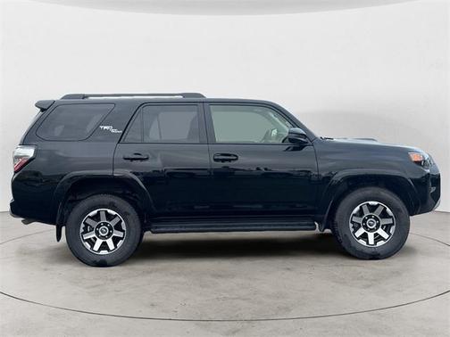 2024 Toyota 4Runner TRD Off Road
