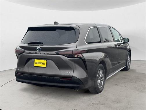 2024 Toyota Sienna LE