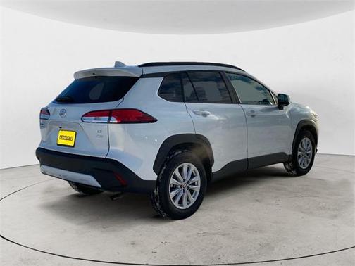2024 Toyota Corolla Cross LE