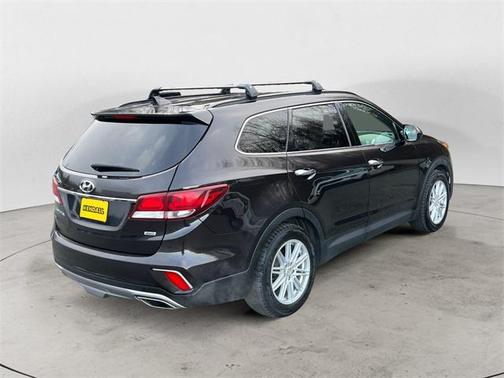 2017 Hyundai SANTA FE SE