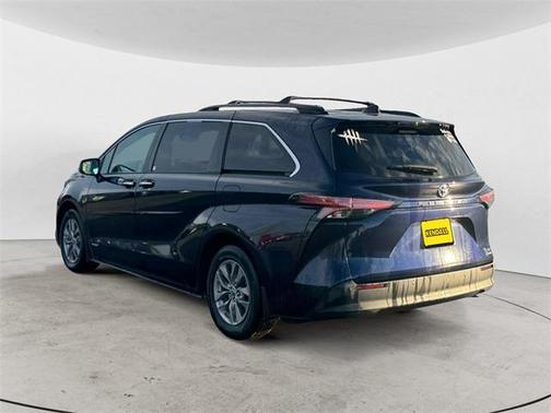 2021 Toyota Sienna XLE 7 Passenger