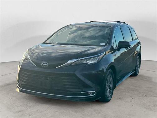 2021 Toyota Sienna XLE 7 Passenger