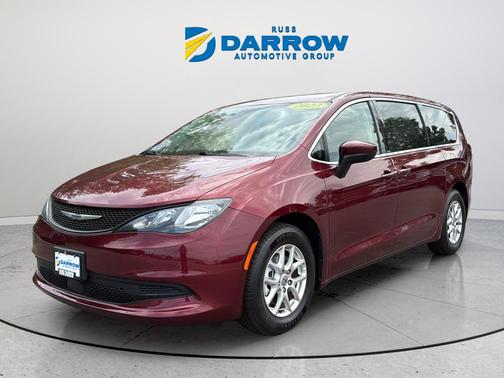 Velvet Red Pearlcoat 2023 Chrysler Voyager LX