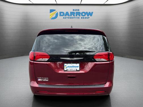 Velvet Red Pearlcoat 2023 Chrysler Voyager LX