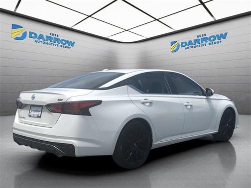 2022 Nissan Altima SR FWD