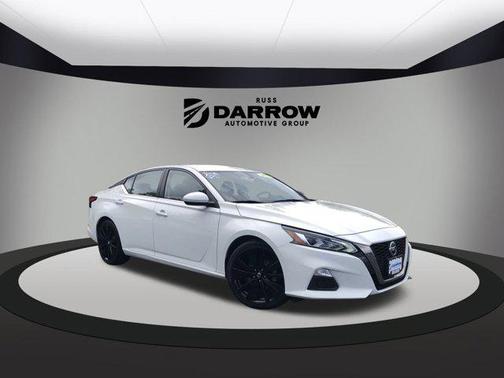 2022 Nissan Altima SR FWD