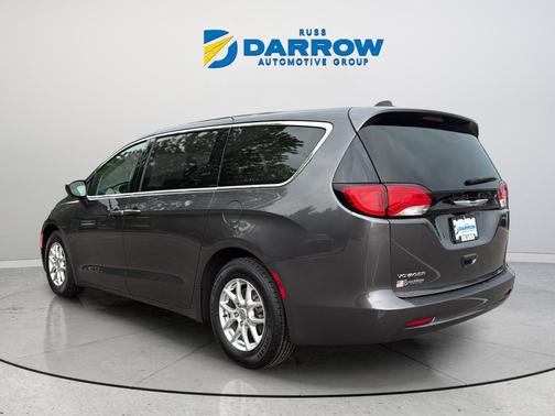 Granite Crystal Metallic Clearcoat 2023 Chrysler Voyager LX