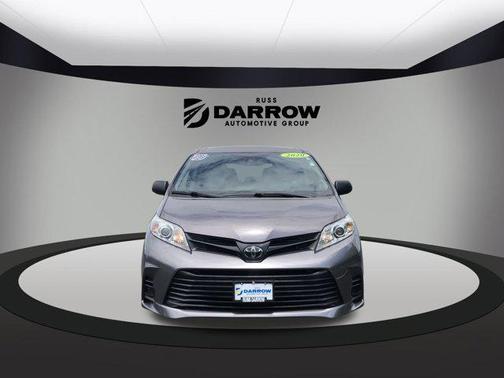 2020 Toyota Sienna SE