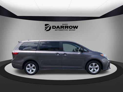 2020 Toyota Sienna SE