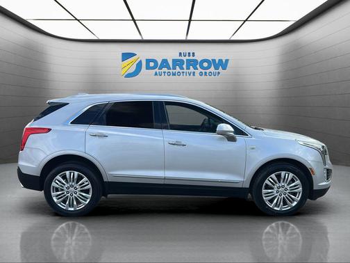 Radiant Silver Metallic 2018 Cadillac XT5 Premium Luxury