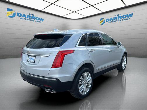 Radiant Silver Metallic 2018 Cadillac XT5 Premium Luxury
