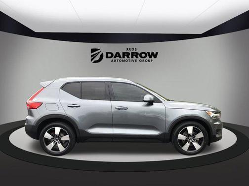 2019 Volvo XC40 T5 Momentum