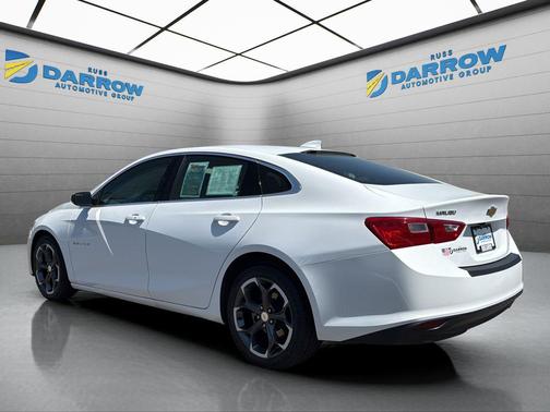 Summit White 2023 Chevrolet Malibu FWD 1LT