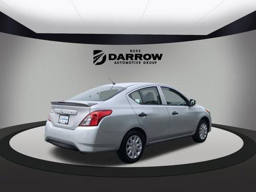 2019 Nissan Versa 1.6 S+