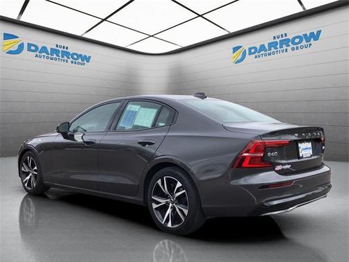 2024 Volvo S60 B5 Core Dark Theme