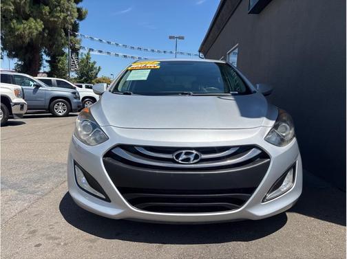 Shimmering Silver 2014 Hyundai Elantra GT Base