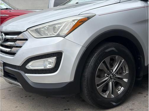 Moonstone Silver 2014 Hyundai Santa Fe Sport 2.4L