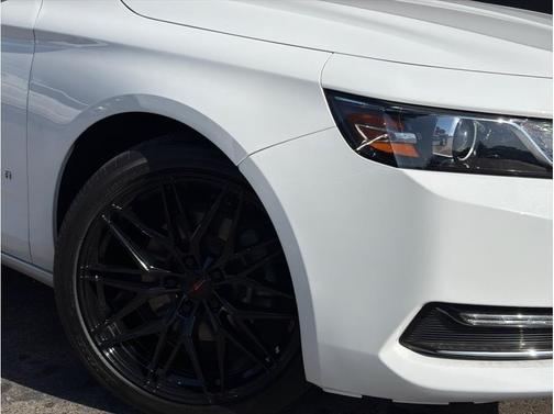 White 2019 Chevrolet Impala 1LT