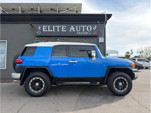 Blue 2008 Toyota FJ Cruiser