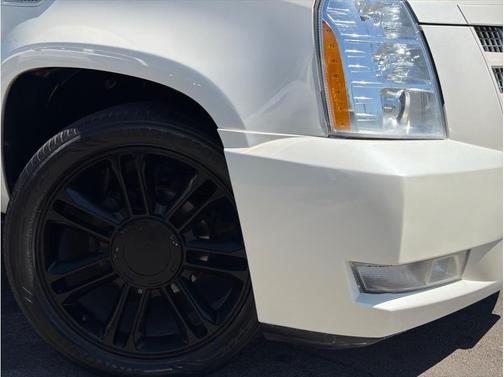White 2014 Cadillac Escalade Premium
