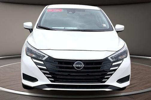 Aspen White 2025 Nissan Versa 1.6 SV