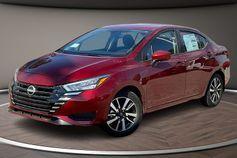 Scarlet Ember 2025 Nissan Versa 1.6 SV