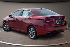 Scarlet Ember 2025 Nissan Versa 1.6 SV