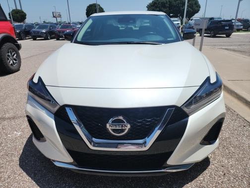 2022 Nissan Maxima SV
