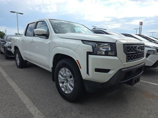 Glacier White 2022 Nissan Frontier SV