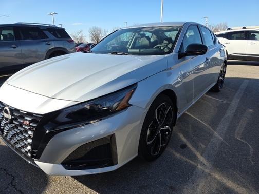 2025 Nissan Altima SR