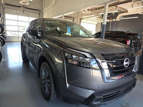 Gun Metallic 2024 Nissan Pathfinder S