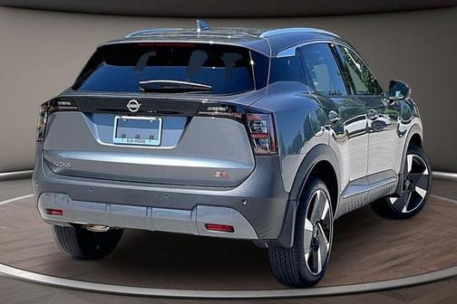 Gun Metallic 2025 Nissan Kicks SR
