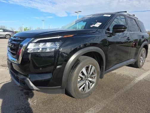 2024 Nissan Pathfinder SL
