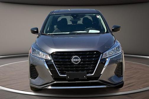 Gun Metallic 2024 Nissan Kicks S