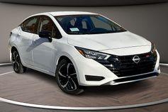Aspen White 2025 Nissan Versa 1.6 SR
